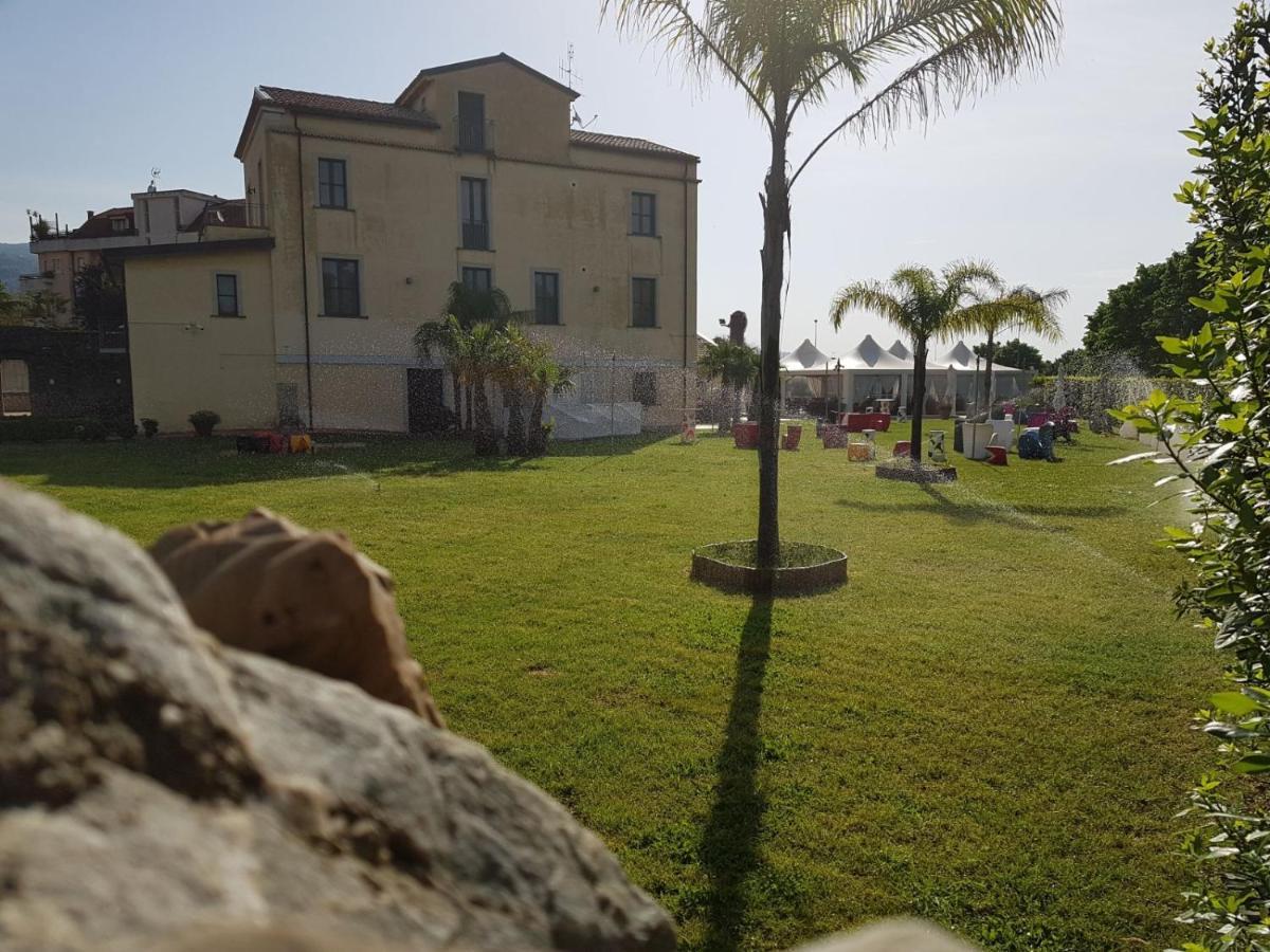 I Giardini Del Novecento Hotel Lamezia Terme Bagian luar foto