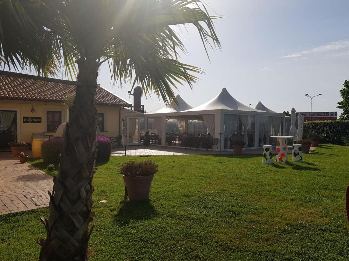 I Giardini Del Novecento Hotel Lamezia Terme Bagian luar foto